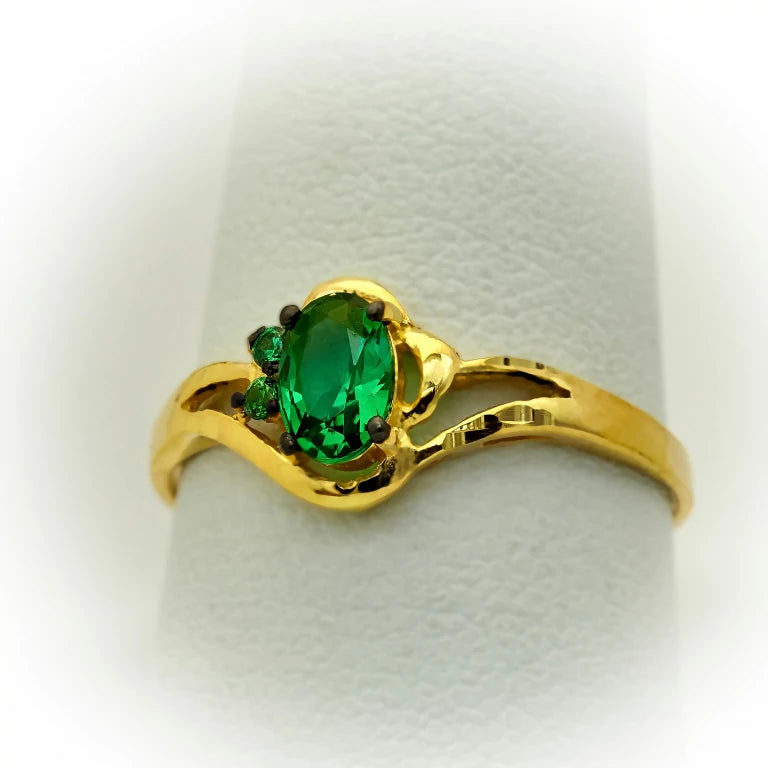 Anillo de Oro con Piedras, Para Niñas o para Mujeres color Verde