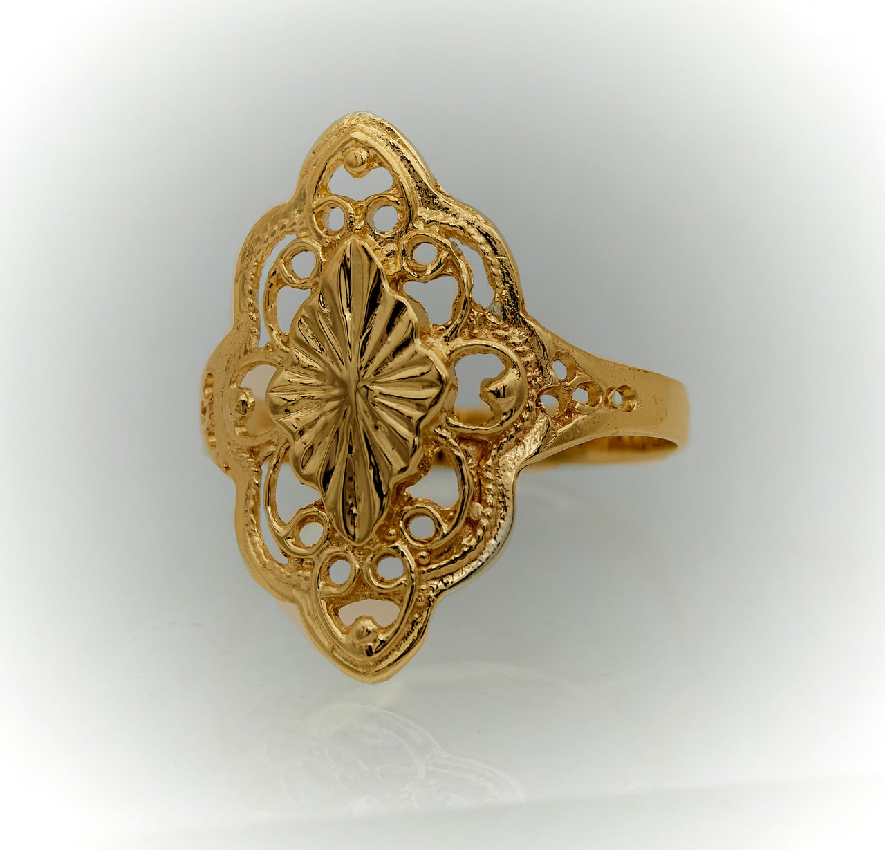 Anillo de Oro 10k o 14k para Mujer, Estilo Almendra Calada