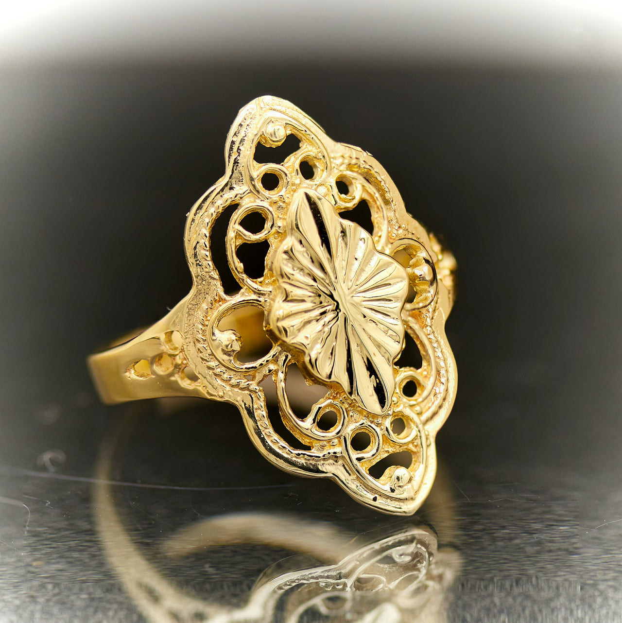 Anillo de Oro 10k o 14k para Mujer, Estilo Almendra Calada