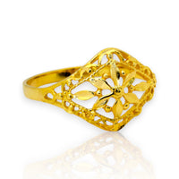 Anillo de oro real con hojas en la parte superior
