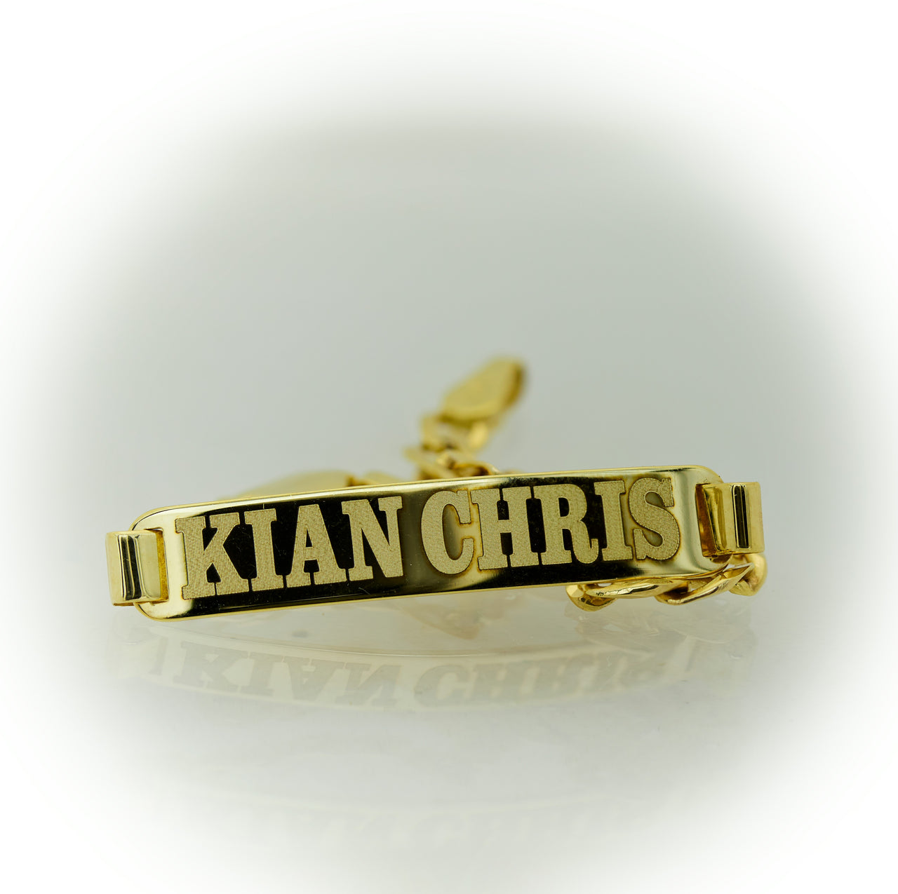 esclava de oro personalizada con nombre