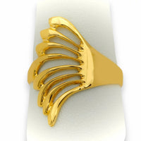 Anillo con diseño de concha abierta en oro