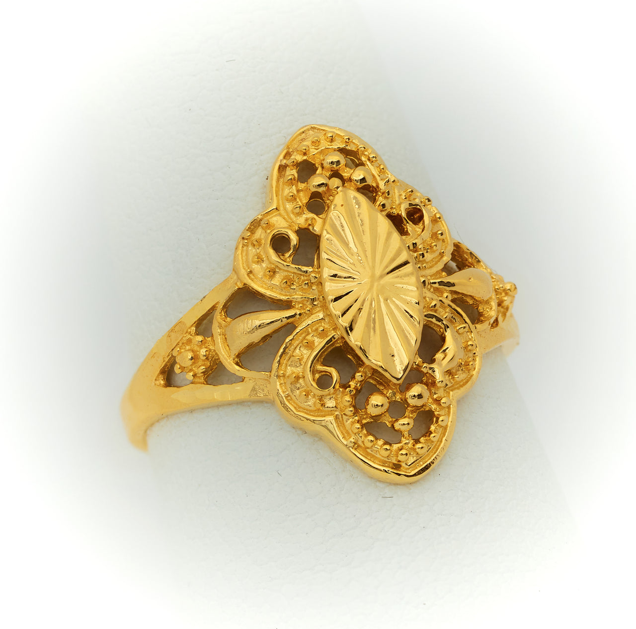 Anillo de Oro 10k para Mujer Estilo Antiguo. Almendra Calada