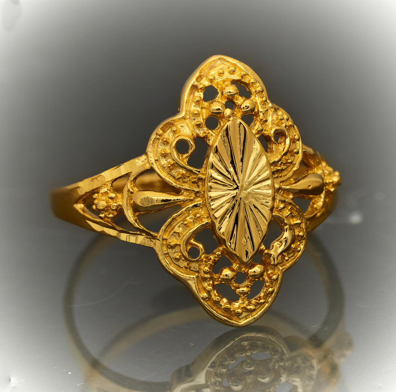 Anillo de Oro 10k para Mujer Estilo Antiguo. Almendra Calada