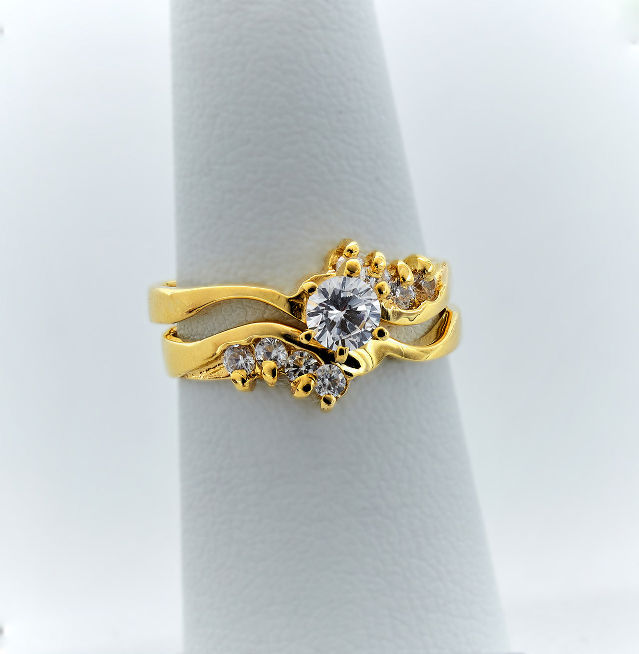 Anillos de Compromiso para Mejeres en Oro 10k, Entrelazados.