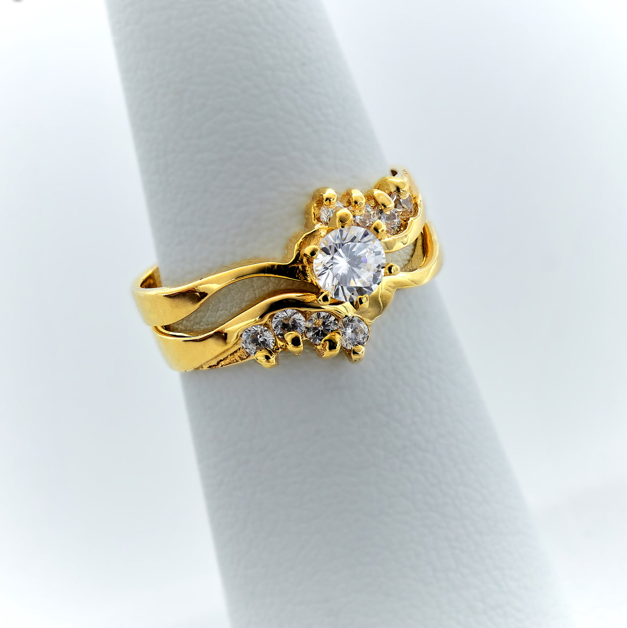 Anillos de Compromiso para Mejeres en Oro 10k, Entrelazados.