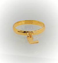 Anillos con Letra o Inicial Colgando sobre el Dedo para Mujer