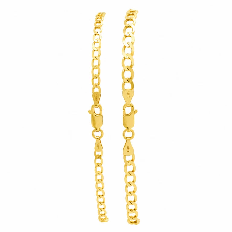 Dos pulseras de oro para mujer con eslabones cubanos, una delgada y otra de mayor grosor.