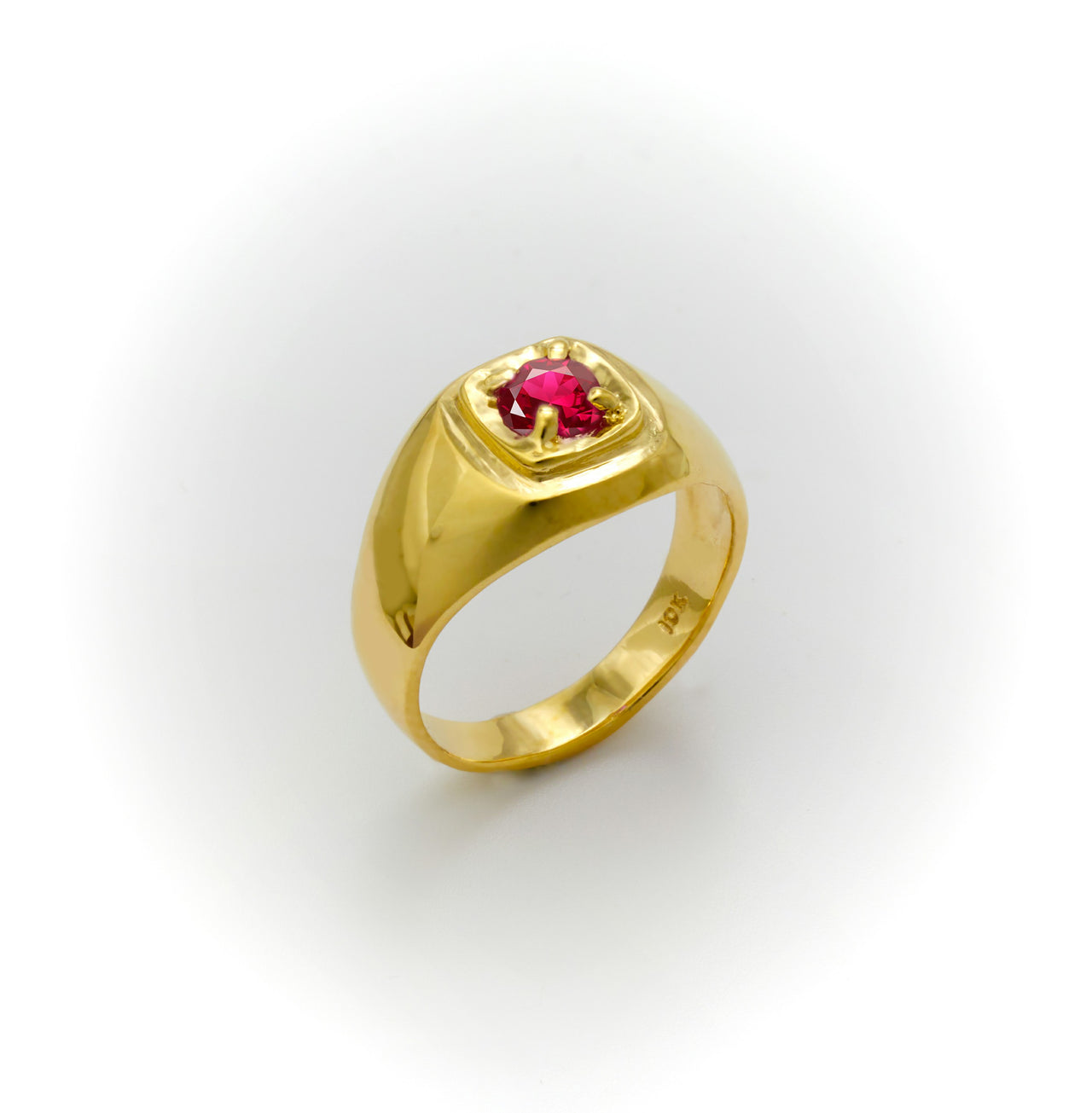 Anillo con Piedra Roja