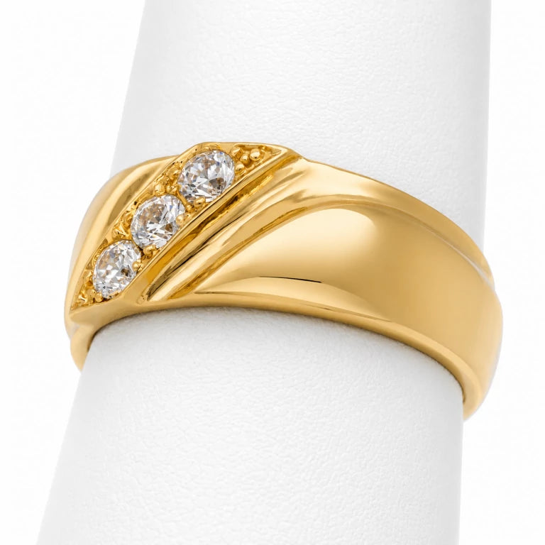 Banda de oro para hombre con tres circonias montadas al grano y acabado pulido de 14k.
