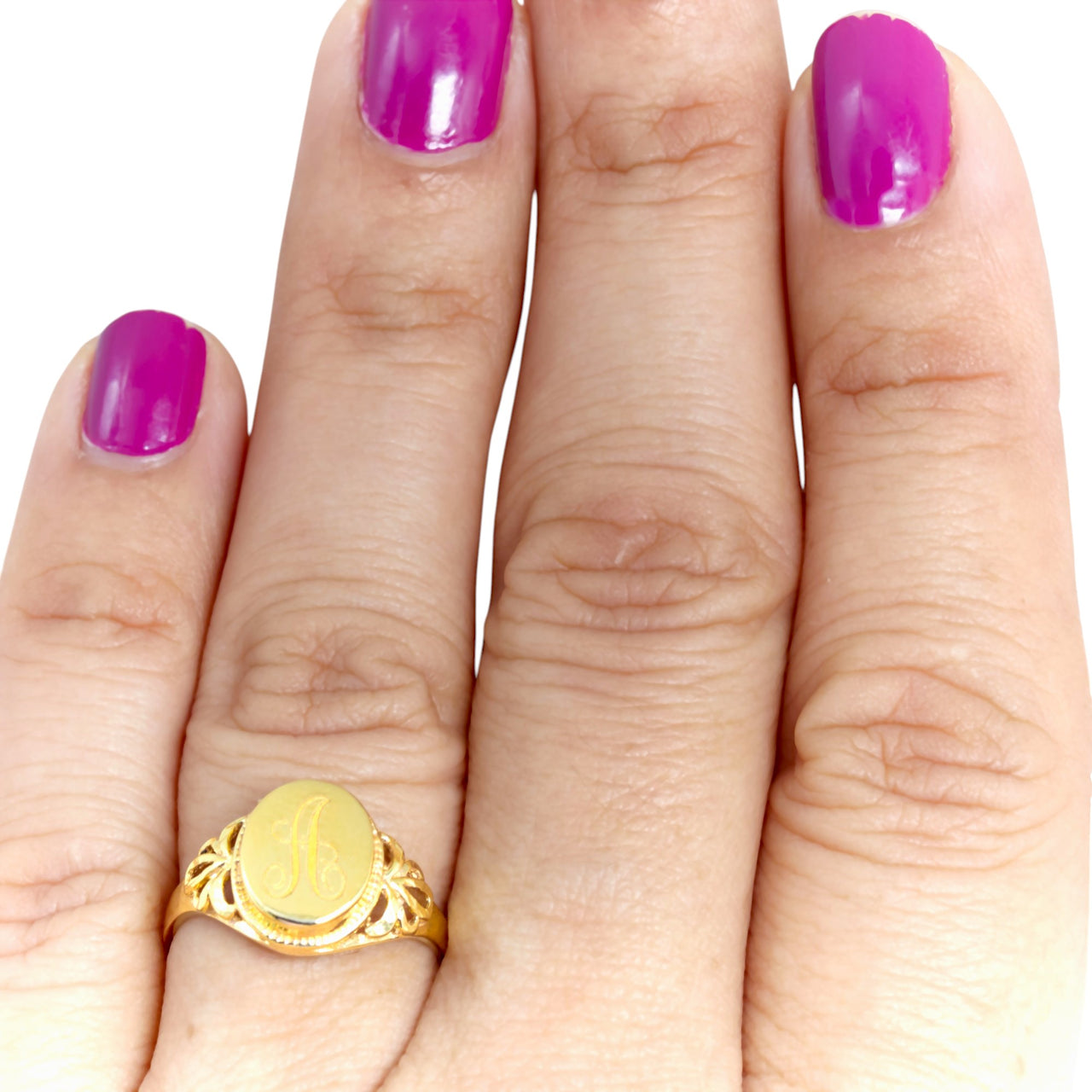Anillo,sortija personalizado, en el dedo