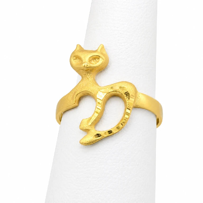 Anillo de gato de oro satinado para mujer con figura estilizada y acabado pulido en los ojos