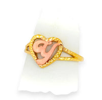 Anillo de oro personalizado con la inicial en color rosa