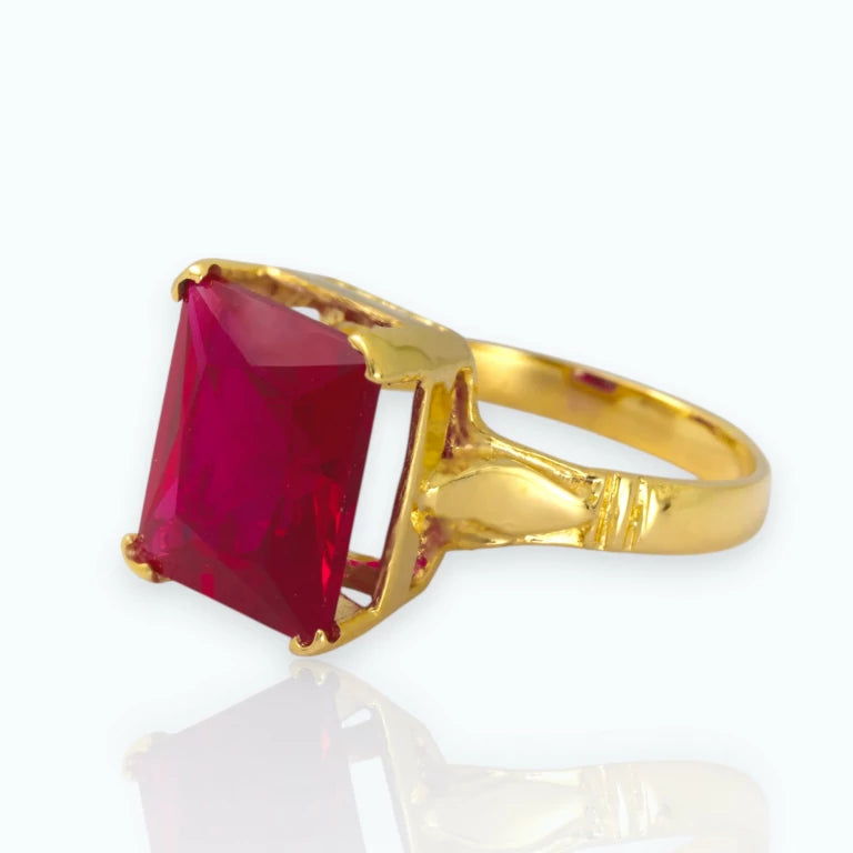 Anillo con piedra rectangular roja