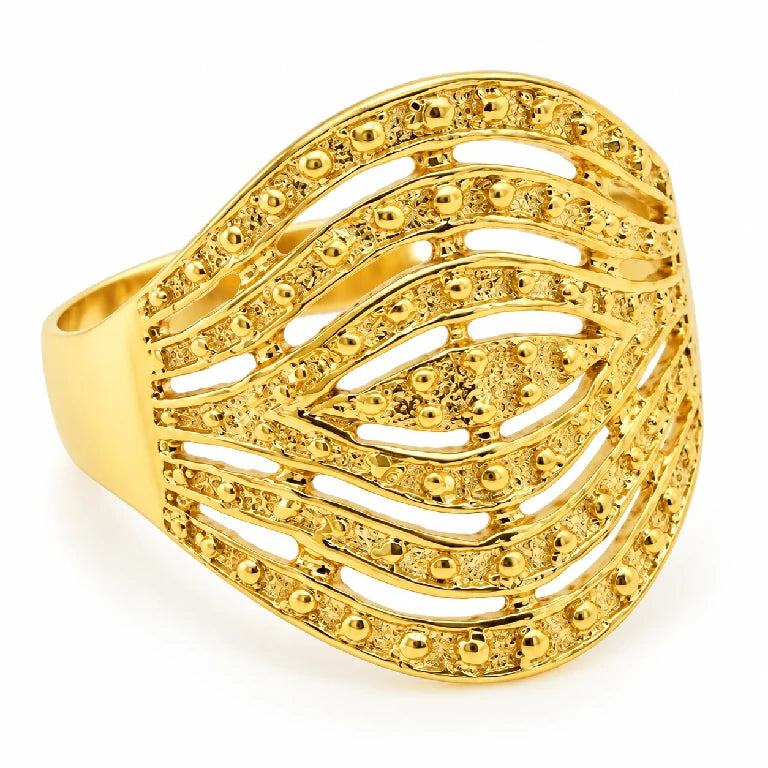 Anillo semanario de oro amarillo para mujer con diseño calado de listas y bolitas brillantes sobre fondo blanco.