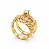 Anillos de compromiso de oro amarillo para mujer con solitario de circonia 4.5 mm y banda con cinco piedras de 2 mm.