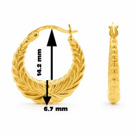 Argollas de oro estilo camarón vistas de frente y de perfil, con medidas de 14.2 mm y 6.7 mm.