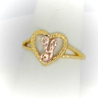 Anillo con letra dentro del corazon para damas