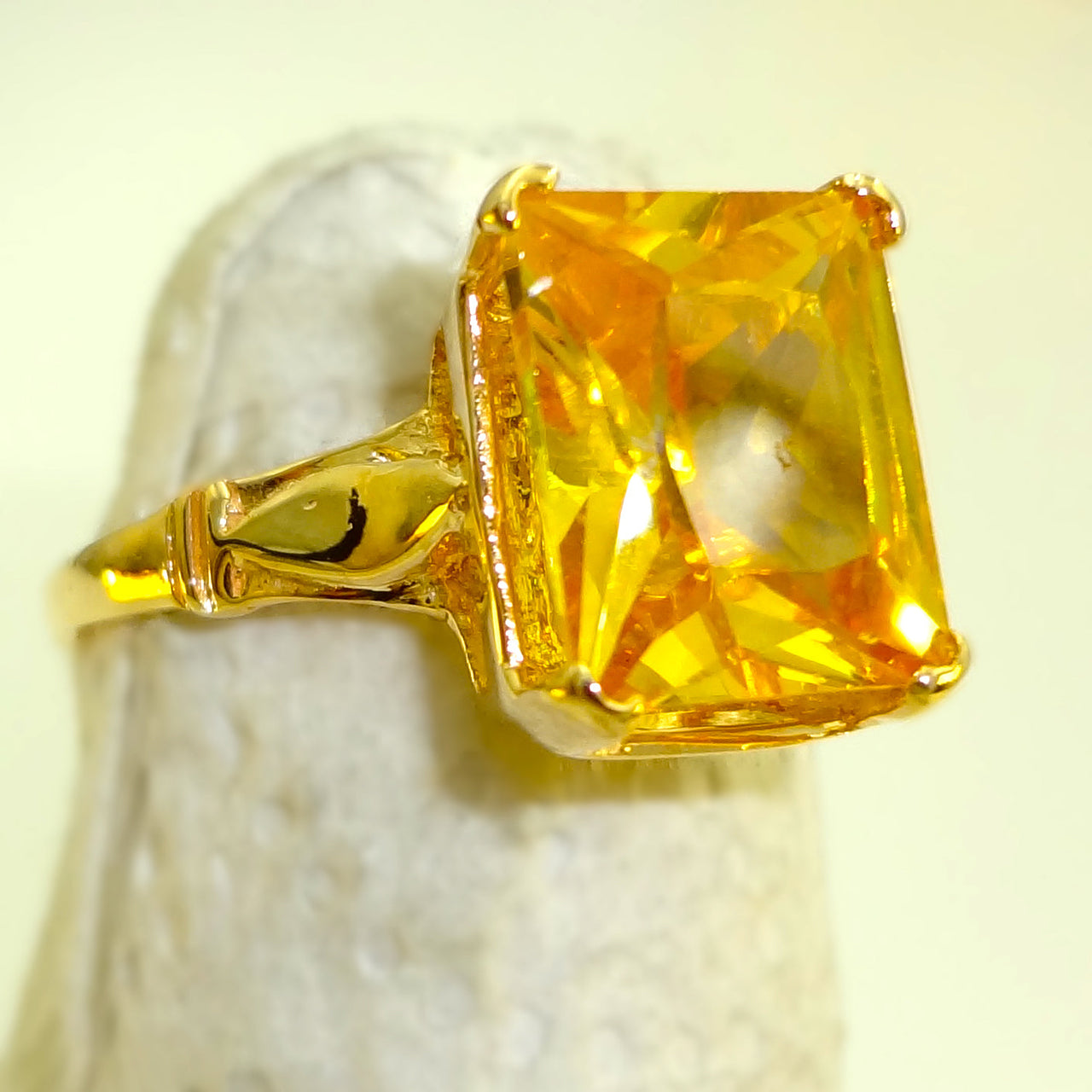 10K Women Gold Ring with Stone Anillo de Mujer con Piedra de Oro 10k - Acosta´s jewelry